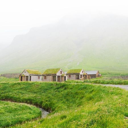 Mulafossur Cottages By Famous Waterfall In Gasadalur Extérieur photo