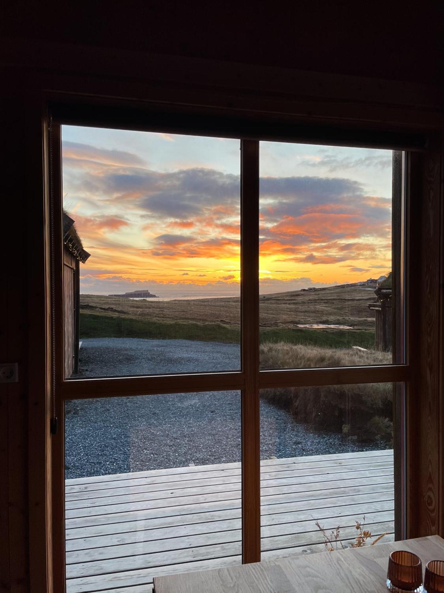 Mulafossur Cottages By Famous Waterfall In Gasadalur Extérieur photo