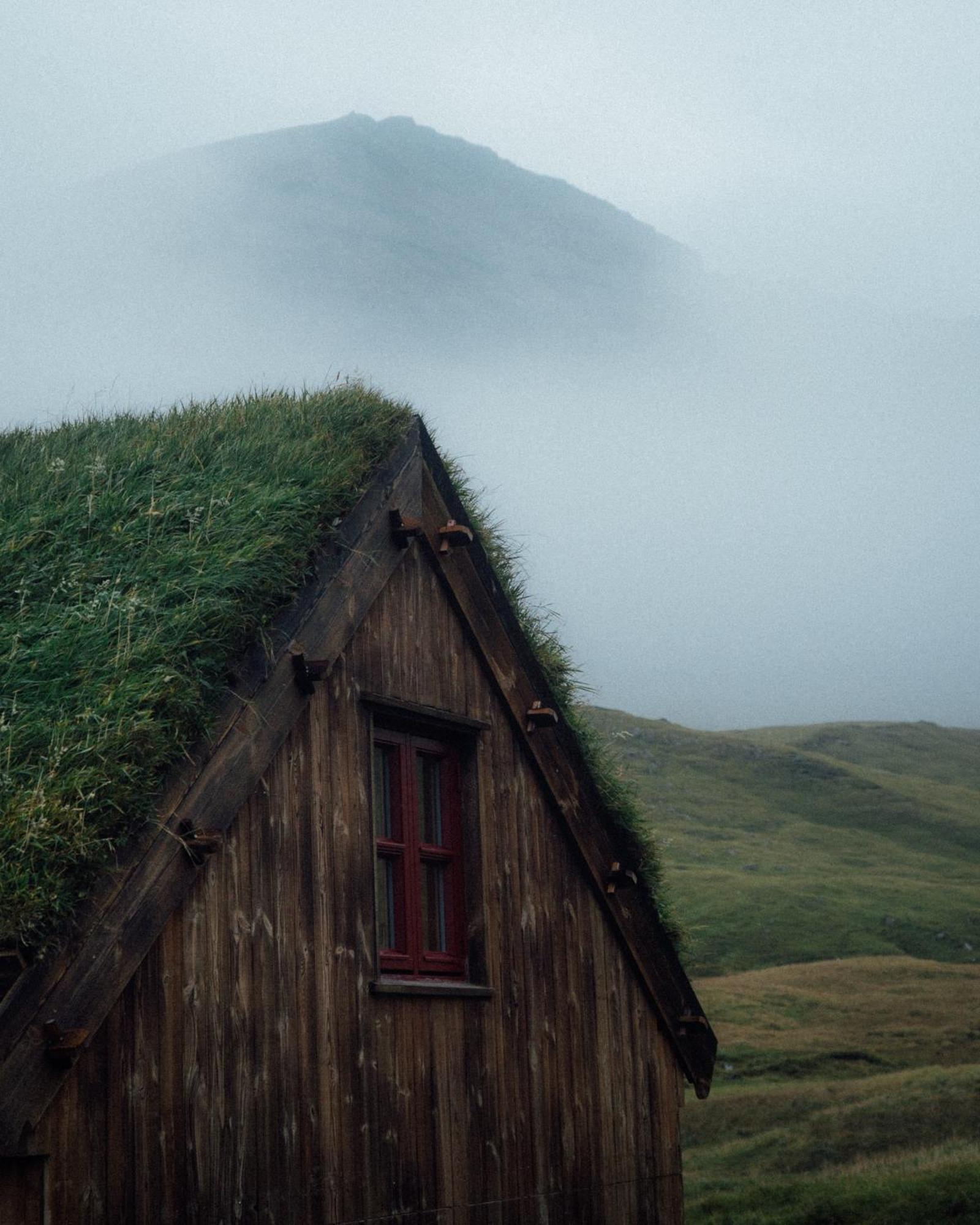 Mulafossur Cottages By Famous Waterfall In Gasadalur Extérieur photo