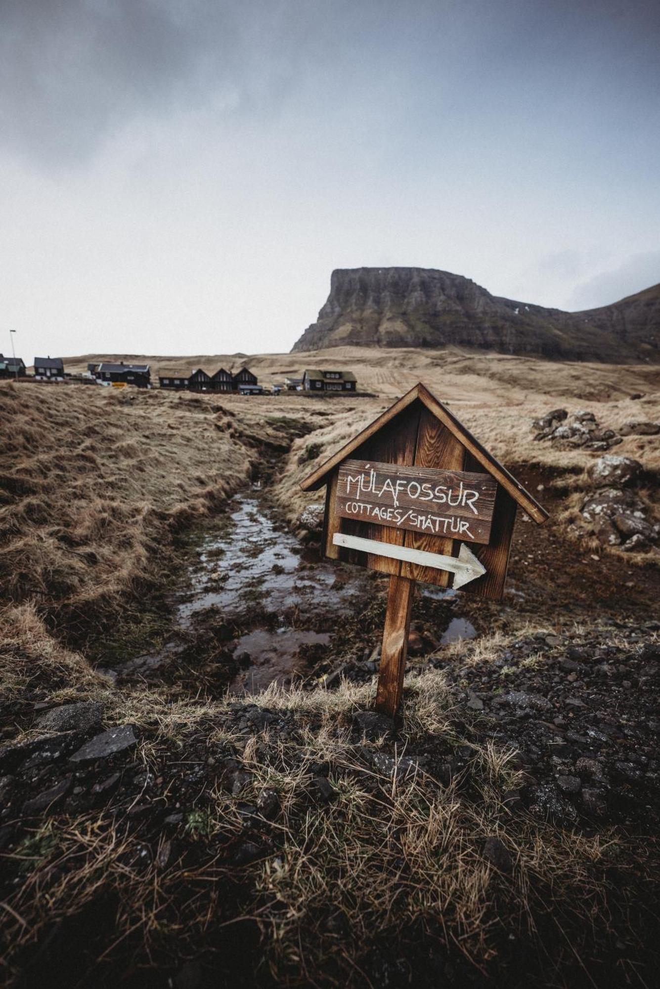 Mulafossur Cottages By Famous Waterfall In Gasadalur Extérieur photo