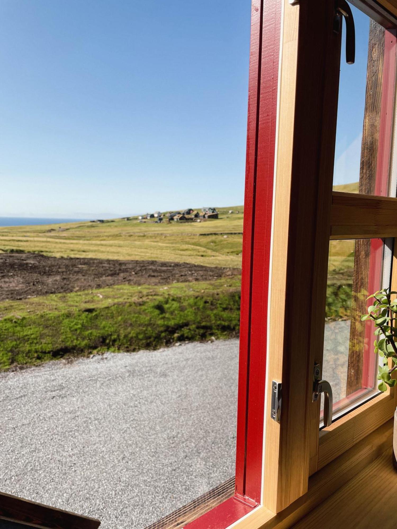 Mulafossur Cottages By Famous Waterfall In Gasadalur Extérieur photo