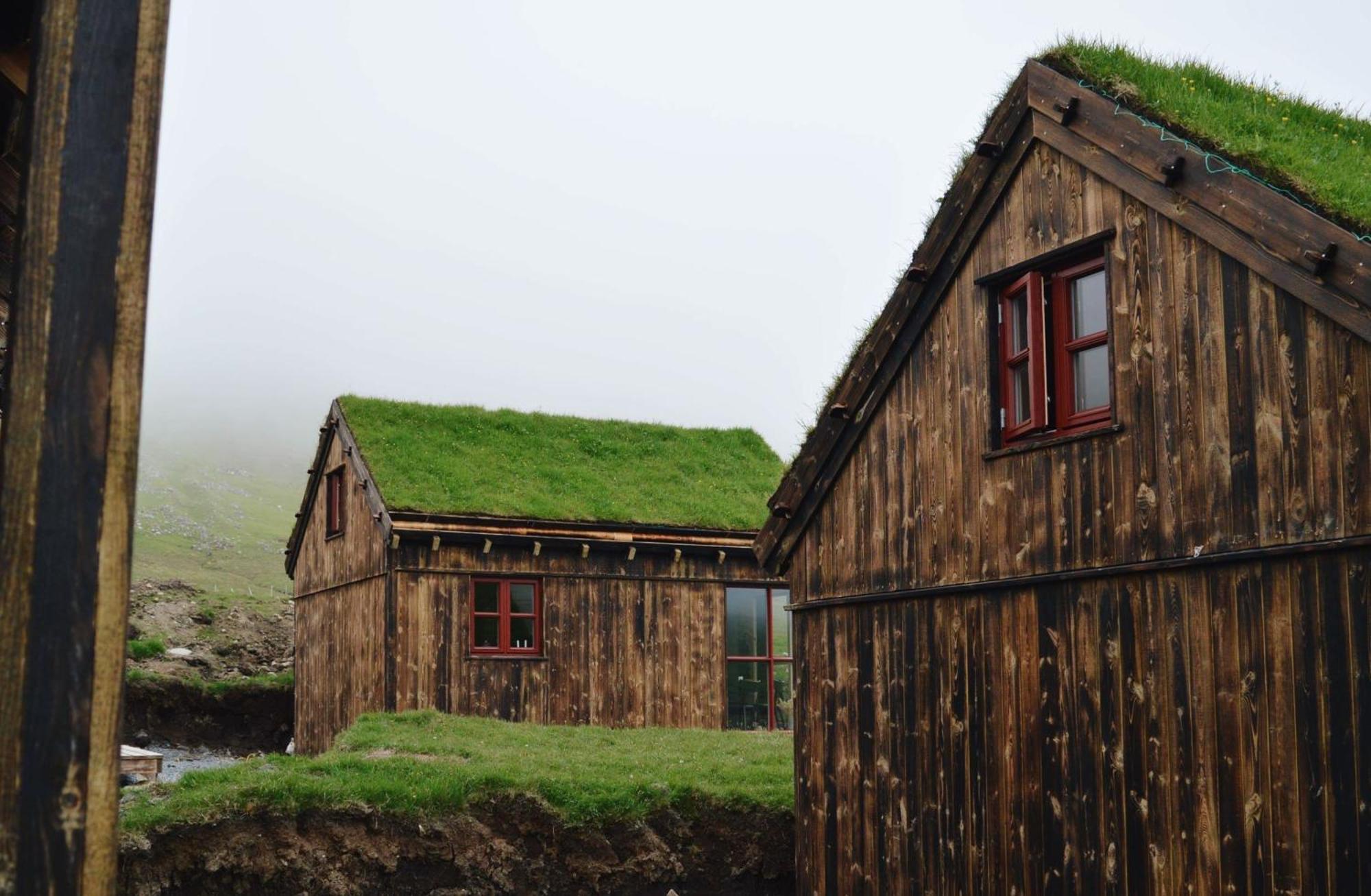 Mulafossur Cottages By Famous Waterfall In Gasadalur Extérieur photo