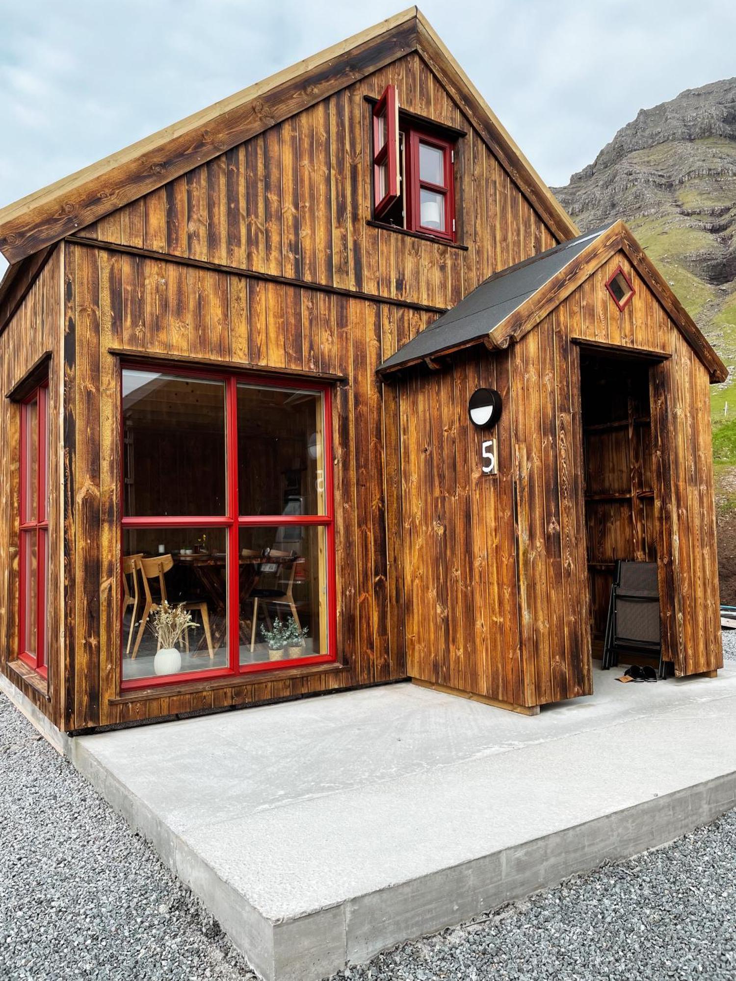 Mulafossur Cottages By Famous Waterfall In Gasadalur Extérieur photo